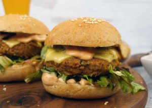 Beet and bean burgers with Russian dressing